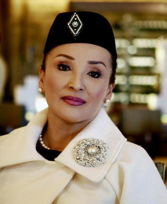 6次金马奖最佳女演员, 太后专业户, 70岁单身美