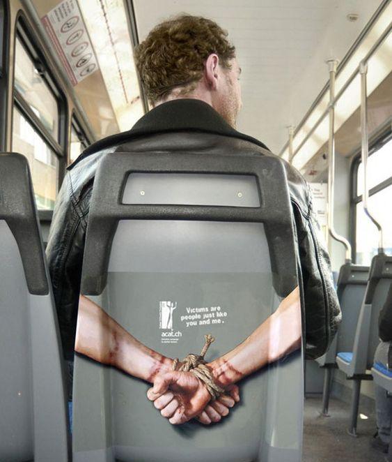 不止何炅孟美岐错位"牵手",很多广告也在玩这个套路!