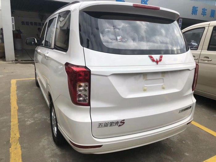 新款五菱宏光s实车图曝出,外观内饰更加精致,实用性同样优秀