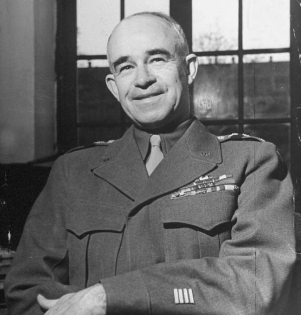 这是美国最低调的五星上将,巴顿当他的手下心服口服