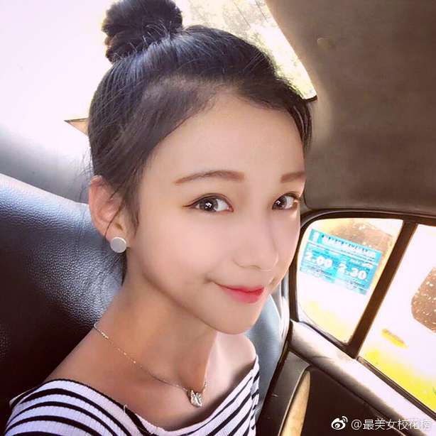 张睿涵南京艺术学院168cm喜欢玩玩lol守望先锋最近一直沉迷于dnf