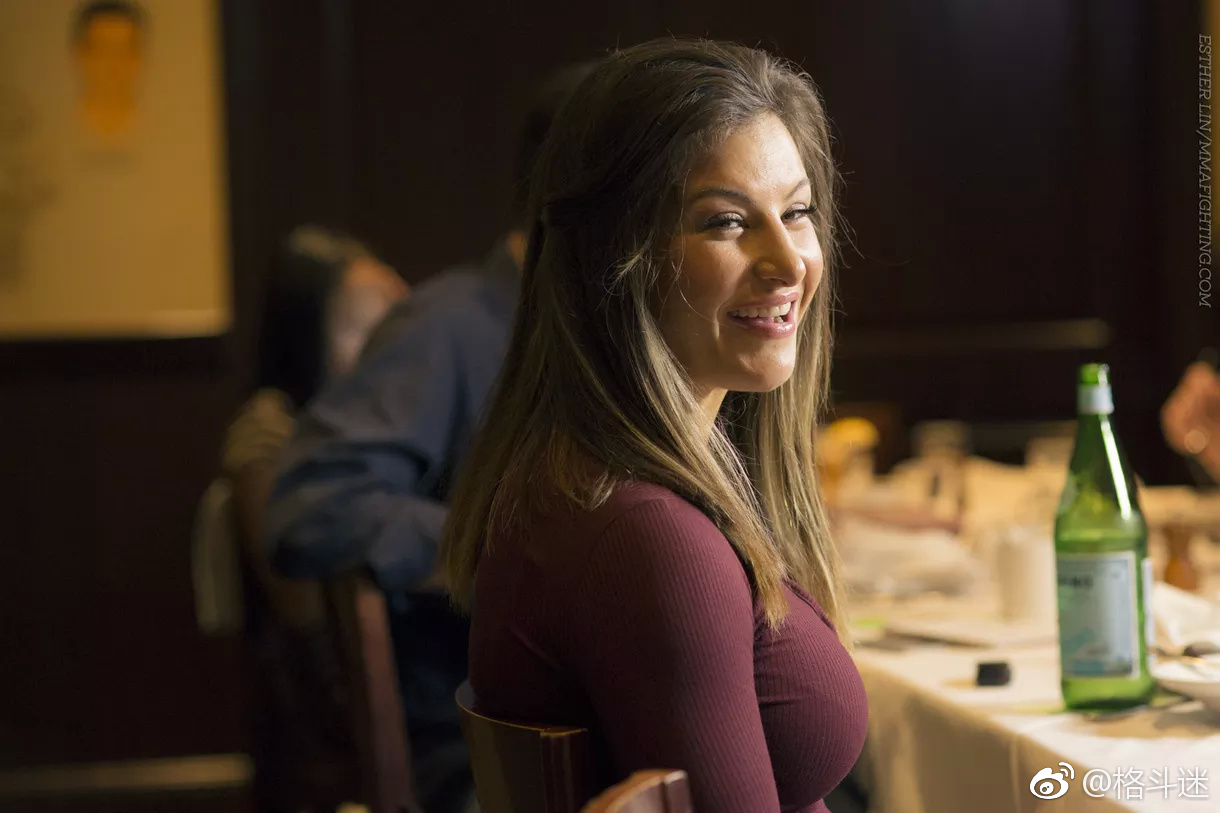 米沙-塔特分娩67小时生下女儿|塔特|米莎|分娩_新浪新闻