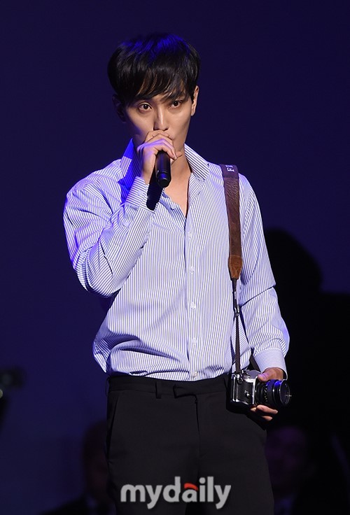 安七炫车智妍等艺人出席音乐剧《廊桥遗梦》发布会