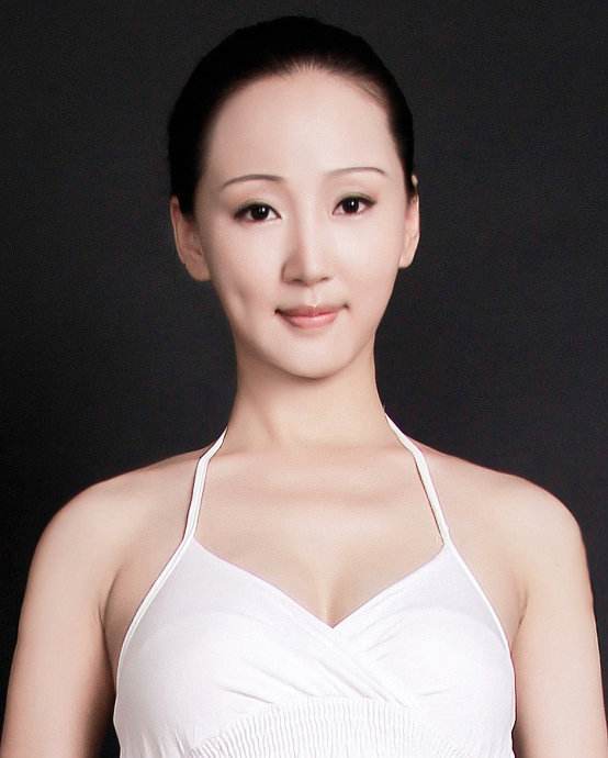 大概是闵春晓也希望拓宽自己的演艺之路,尝试新的角色挑战,才去演《如