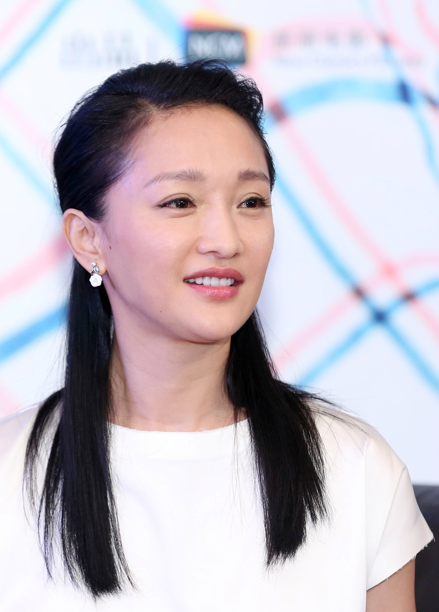 周迅亮相上海大学见面会,网友,可以做个表情包