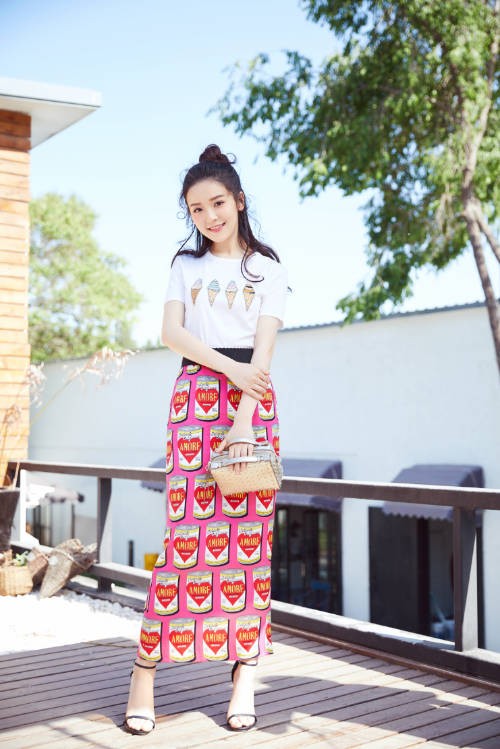 新生代小花金雯昕 清新演绎夏日恋歌