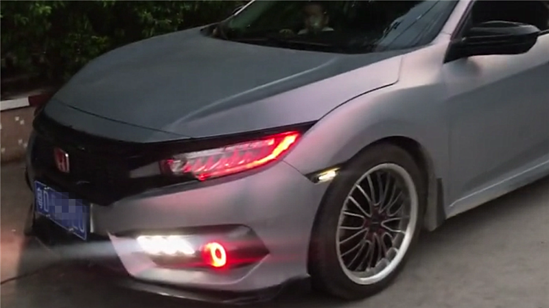 汕头偶遇16万思域,大灯改装"恶魔眼",轮毂改得非常帅气!