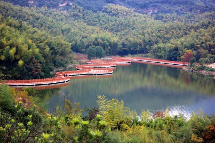 水岸栈道,人在栈道走,如在水上行|栈道|水库|南联_新浪网