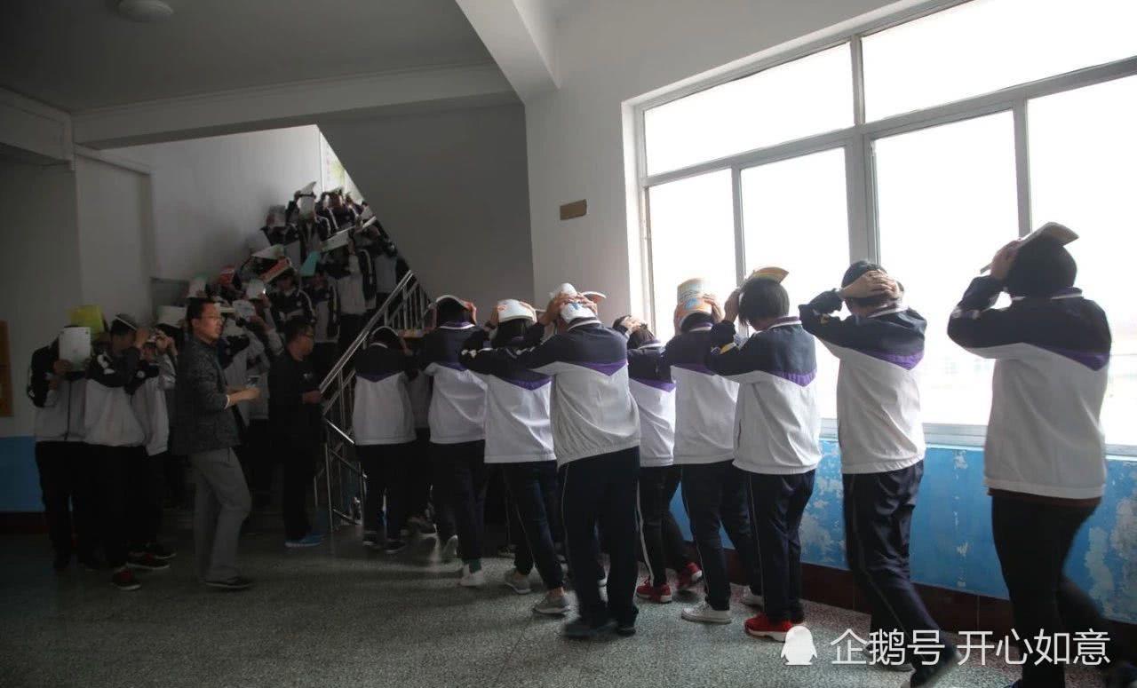 山东烟台招远九中地震应急疏散演练活动