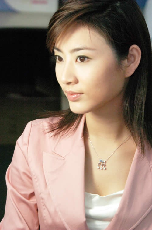 尹红东方卫视看东方女主播