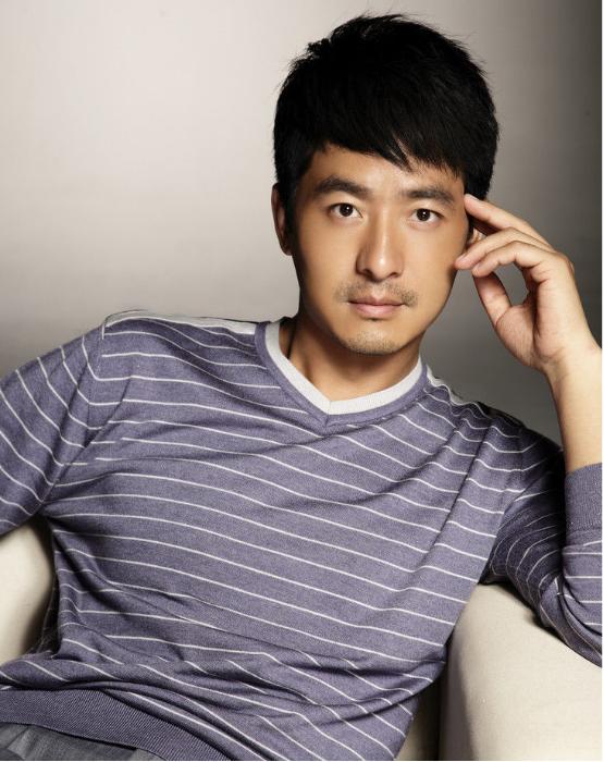 太直男!《妻子的浪漫旅行》郭晓东和妻子拥抱半推半就,真尴尬!|郭晓东