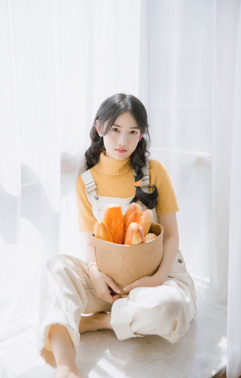 清纯美女摄影:俏皮可爱美少女室内性感高清写真