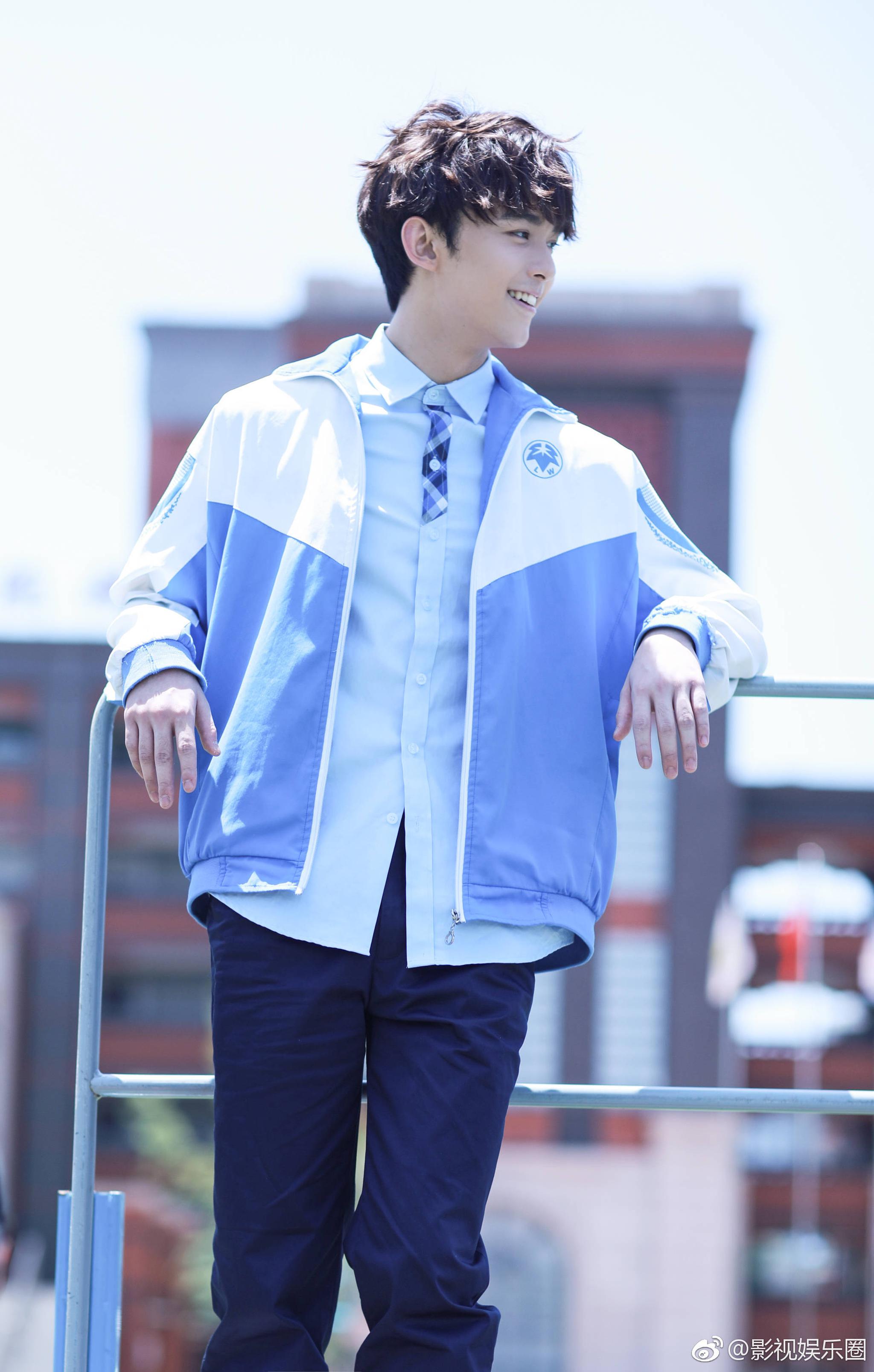 青春帅气校草本草,好羡慕吴磊的同学们