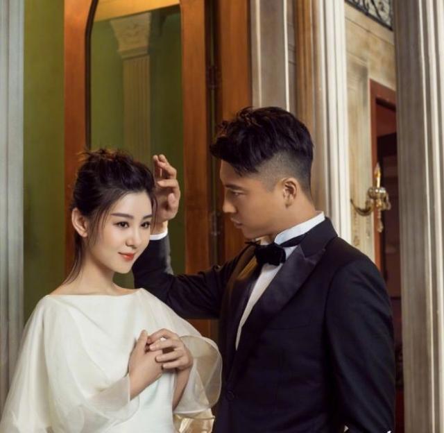 王雷李小萌结婚10年婚纱照秀恩爱