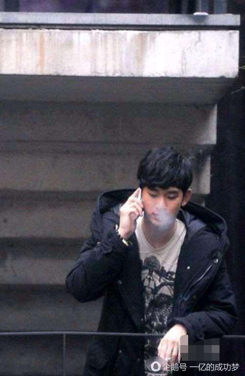 杨洋居然吸烟!还有那些艺人吸烟,让你出乎意料?