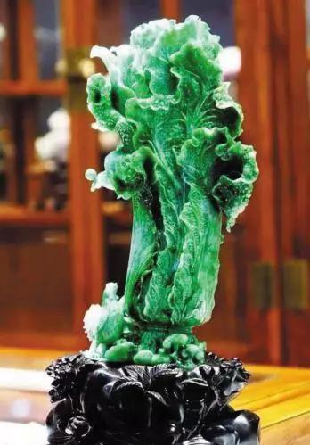 十几吨翡翠原石雕成后只有6吨,居然能成为世界之最?