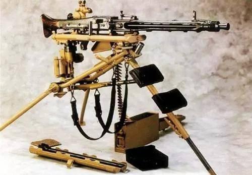 德国二战出现的第一种通用机枪mg系列机枪一直到现在依然使用