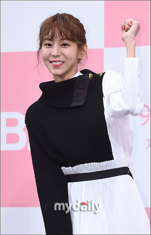 崔秀钟罗惠美等艺人出席新剧《我唯一的拥护者》发布会