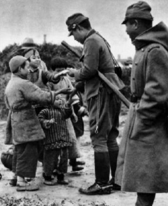 日军大衣非常暖和,为何我军缴获后却不穿,宁愿挨冻|日军|大衣|八路军