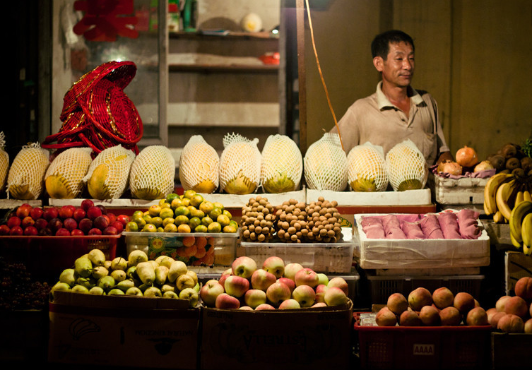 街边水果摊每月能挣多少钱?老板透露真实收入,令人感慨!|水果|水果摊|