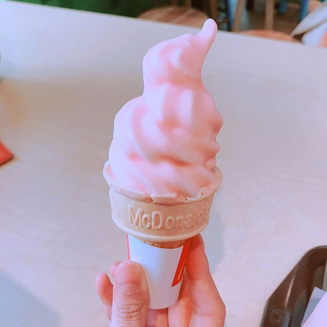 韩国麦当劳新出的樱花甜筒