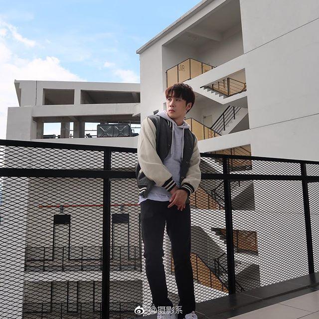 简单易学的男生拍照pose大全