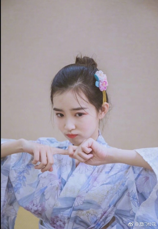 她叫卢婧媛,95年,就读于福建农林大学,身高160cm,你觉得几分呢