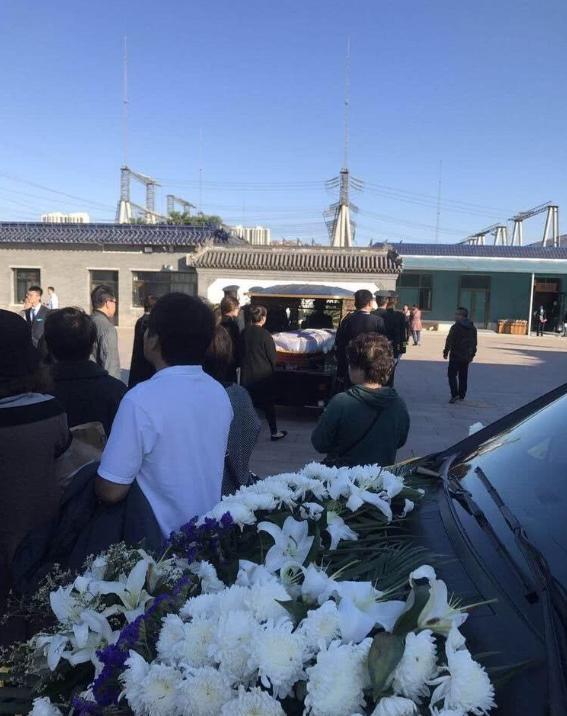 臧天朔遗体告别仪式众星到场妻子和儿子首曝光