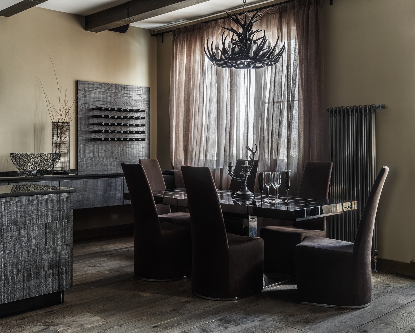 粗狂的哥特工业公寓室内设计.这风格一般人hold不住.