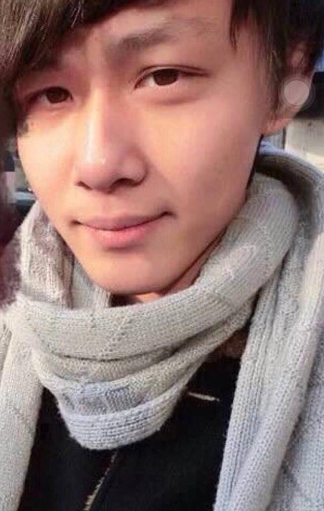 抖音网红俊哲迪迪旧照爆出 完全就是男版迪丽热巴