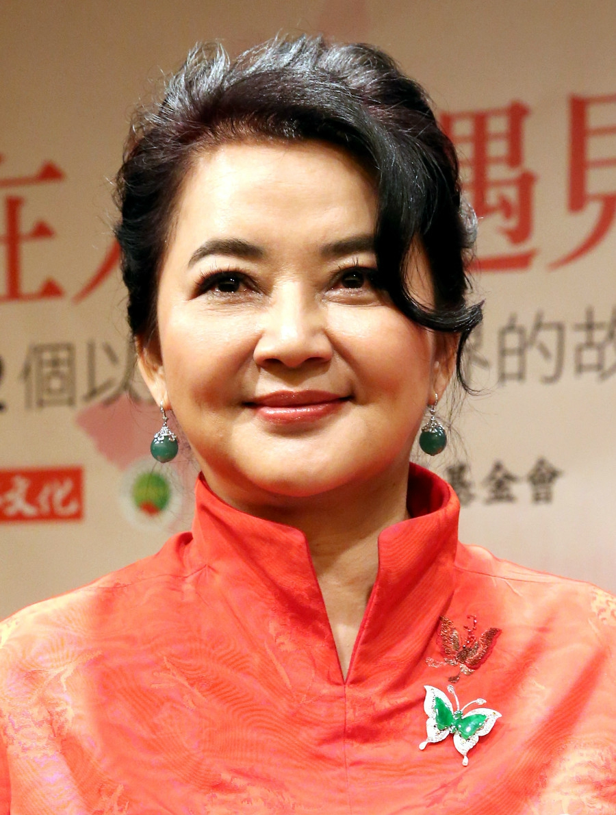 到当奶奶的年纪才怀孕生子的6大女星,娱乐圈高龄危险产妇