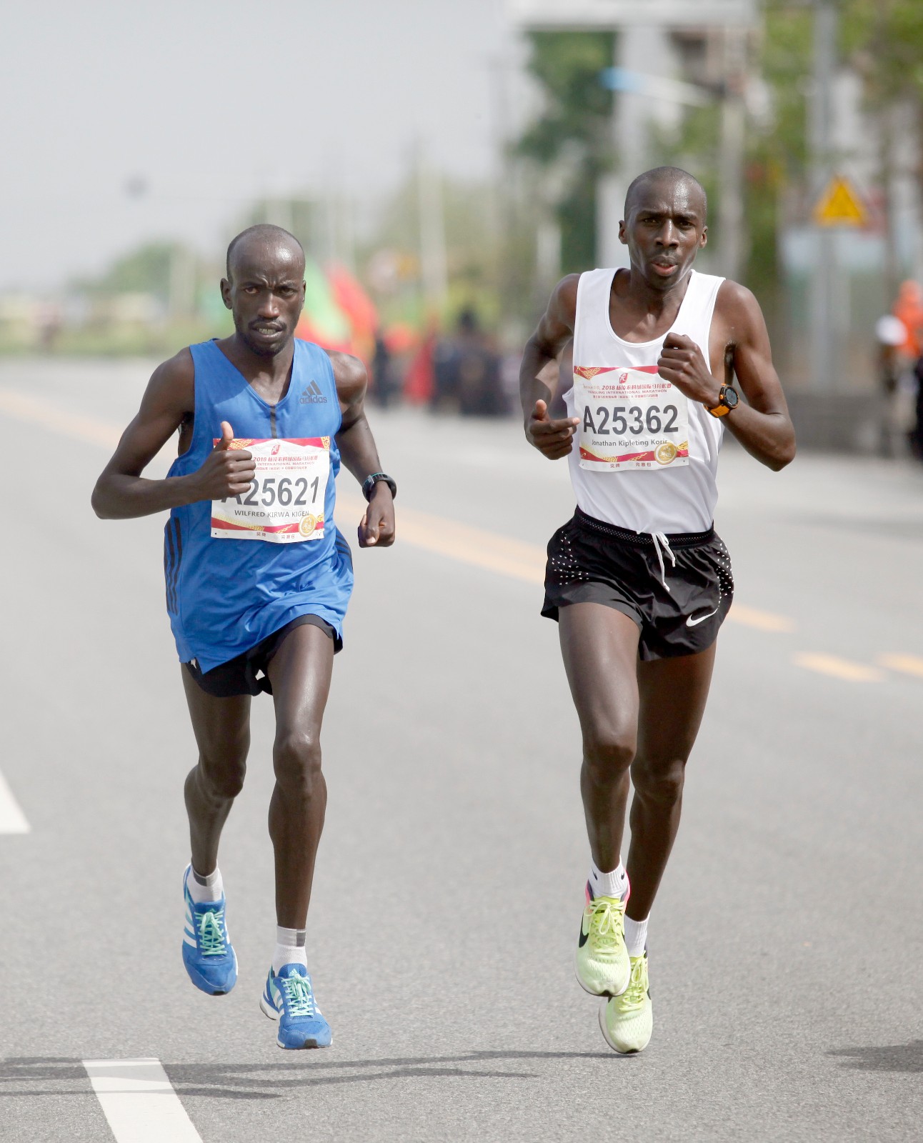 2千余名来自全国各地的运动员参加马拉松 全程冠军来自肯利亚|马拉松|