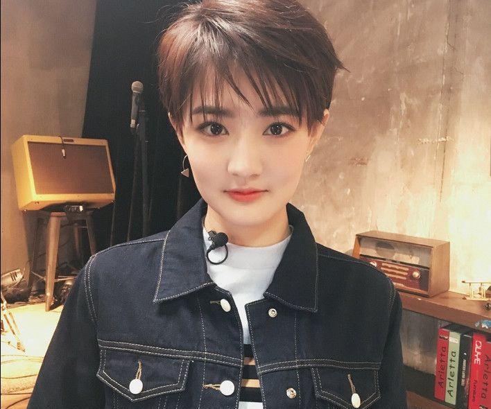 呆萌小妹变身灵气小子, 短发的徐璐如此吸人眼球