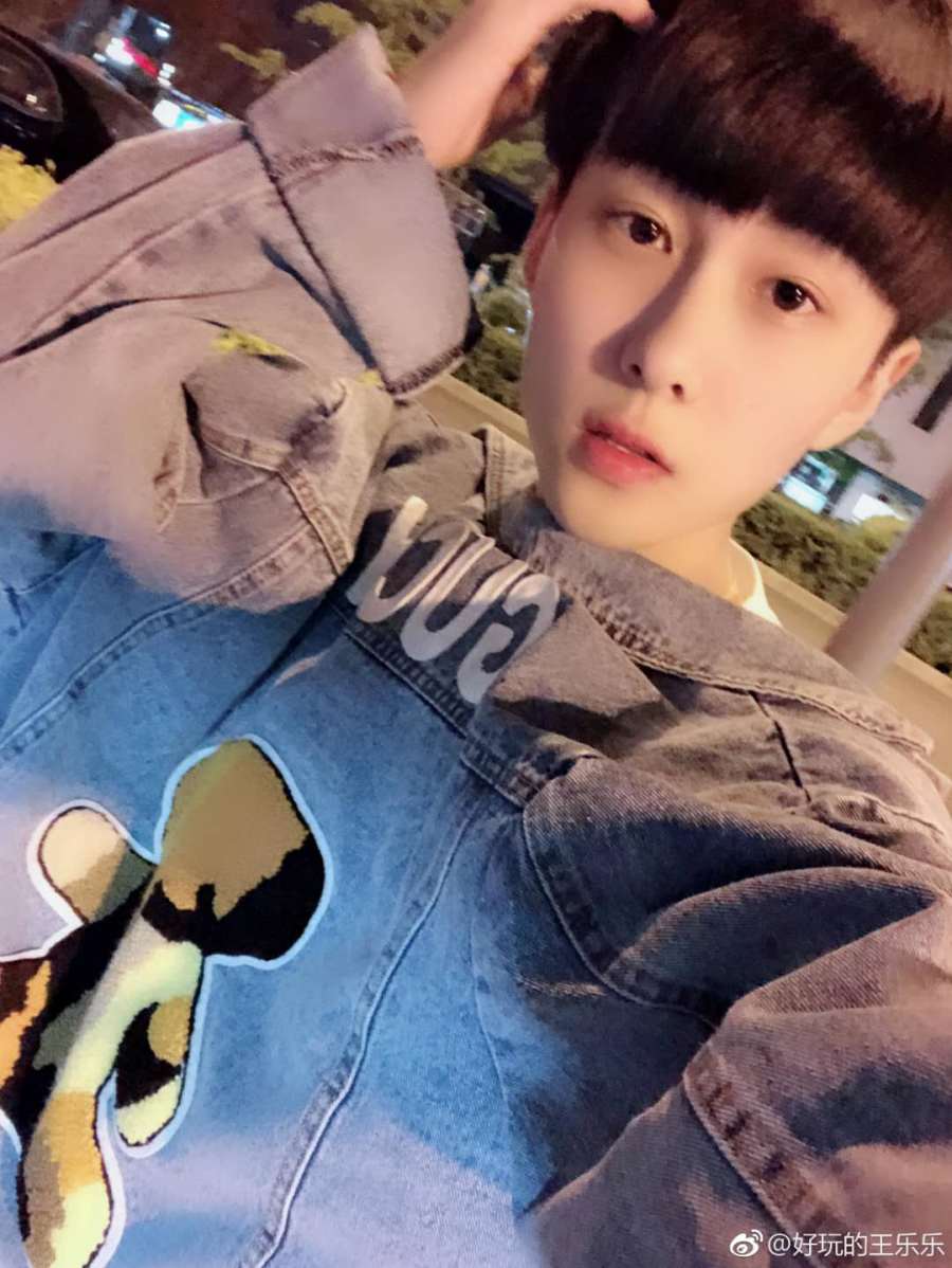 跟杨清柠一样,现在不能直播了,就连更微博,博取关注,因为王乐乐喜欢