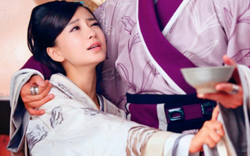 古装剧中女星"怀孕",杨幂逼真,杨颖太假,唯独她是真的怀孕了