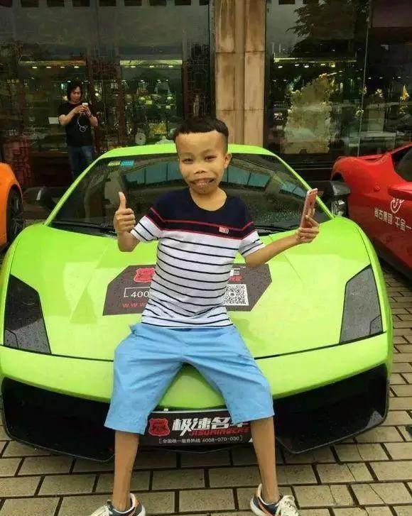 靠被骂出名的陈山, 丑出天际却身价千万, 豪车美女更是一样不少!