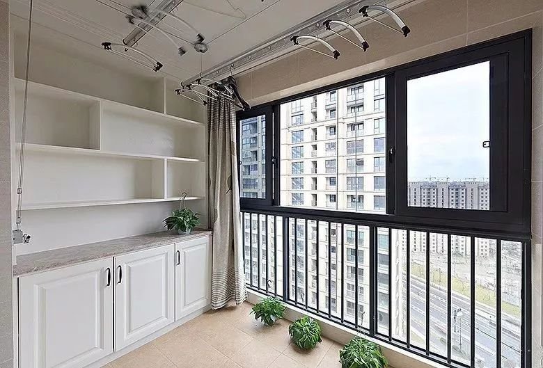 阳台窗户就该这样设计,不仅光线好,而且还安全又美观!