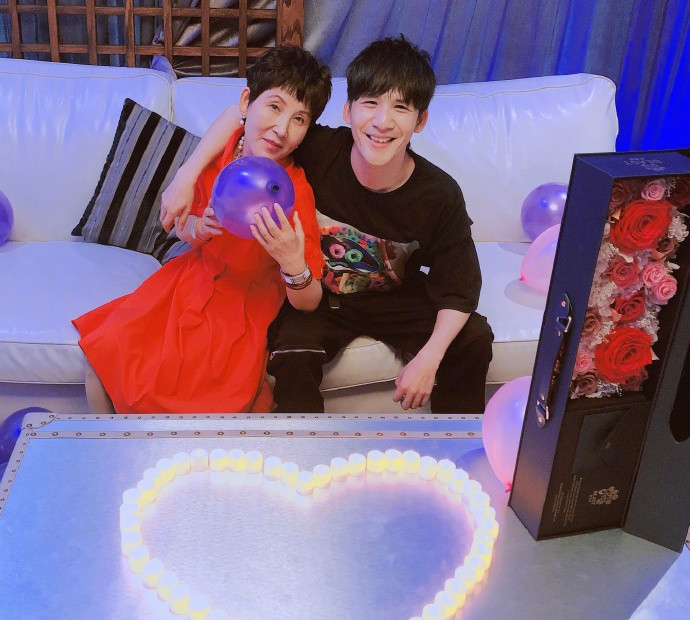 大张伟和父亲起冲突,李维嘉应声附和,网友:养这