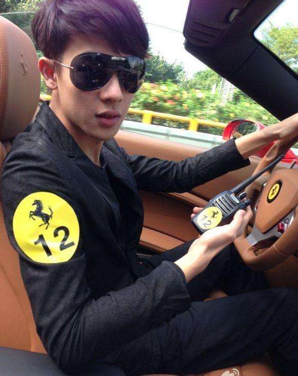 无论是法拉利,保时捷,宾利还是兰博基尼,对于陈俊宇而言都是"小菜一碟