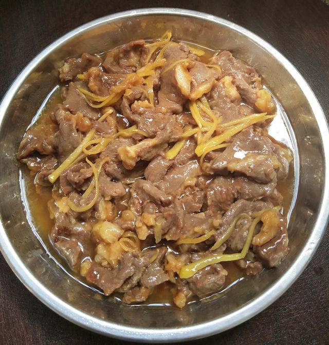 姜丝蒸牛肉——味道鲜美,又嫩又滑,连汤汁都没剩