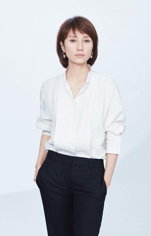 袁泉时尚气质优雅,端庄大方,简约大气,年轻减龄,优雅随性!