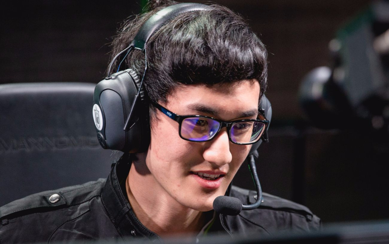 【游戏新梗】:karsa深陷情伤 深爱的姑娘最后跟开跑车的选手跑了