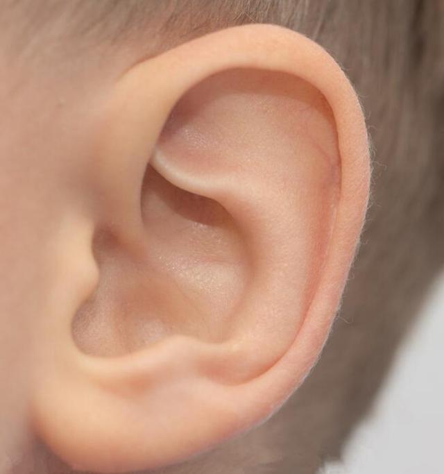 不论男女耳朵出现3种变化是肾功能不好两件事再喜欢也得忍