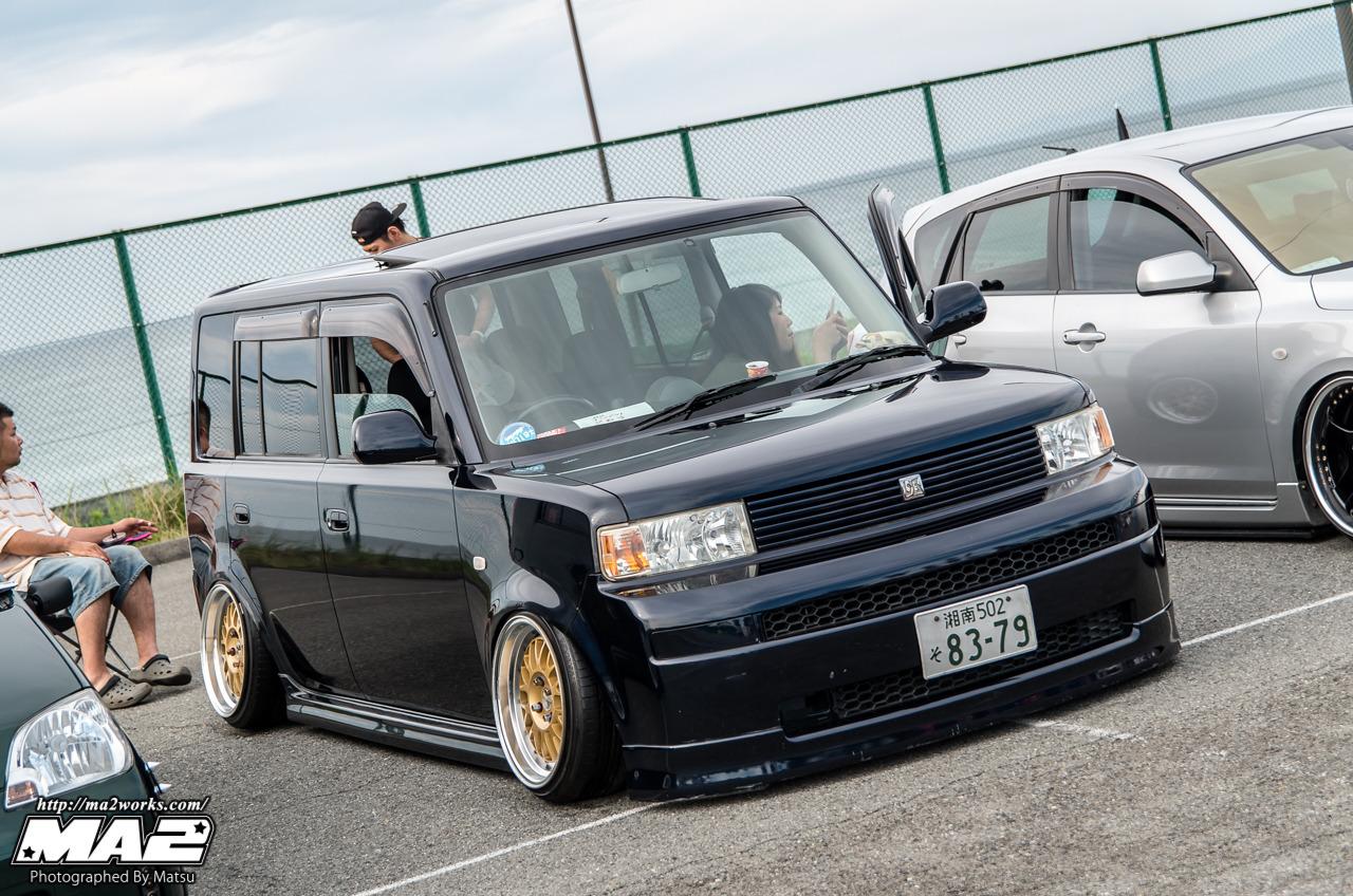 在开发丰田bb之初,我想丰田一定想不到这部以威姿底盘衍生出的小型mpv