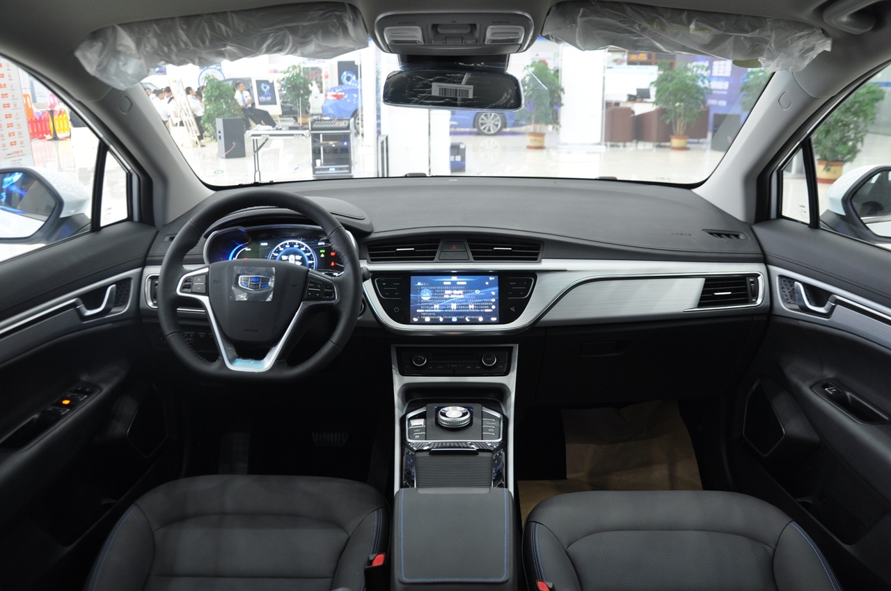 吉利首款纯电动城市跨界suv帝豪gse西安到店实拍