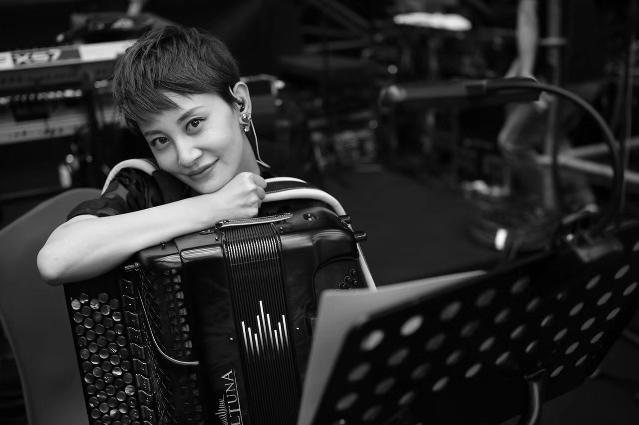 2018年11月9日晚,国图艺术中心音乐厅,中国东方歌舞团青年巴扬演奏家