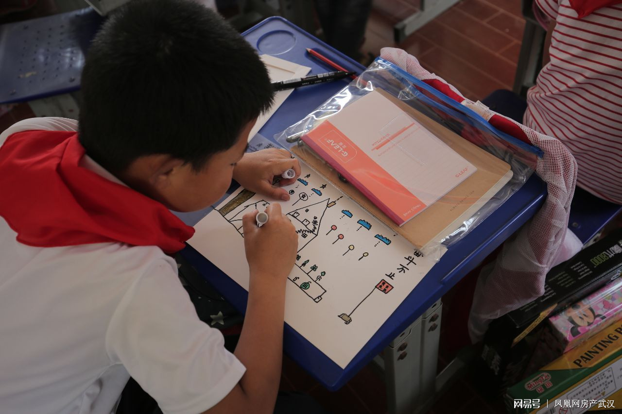 走进国家级贫困区 留守儿童笑与泪背后的成长