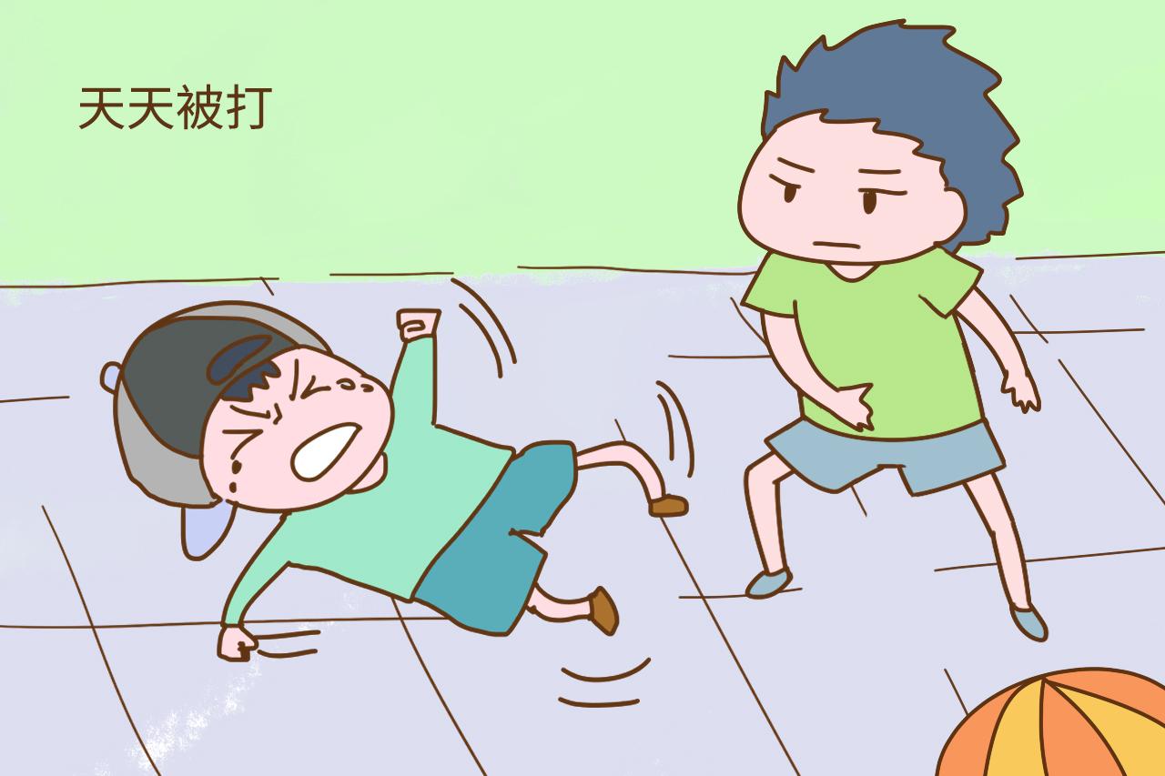 打的我妈看着都心疼,他还把我的脚提起来在地板上拖着走,他打我了,我