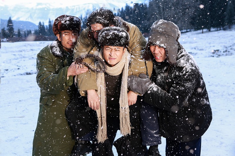 日前,由内地实力派男演员成泰燊主演的电视剧《大牧歌》正在央视八