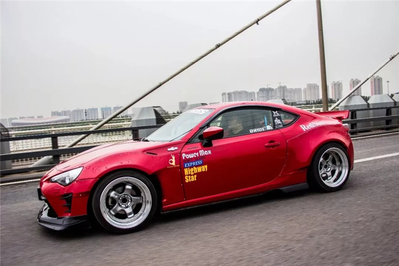 迷人烈焰——gt86火箭兔宽体改装案例